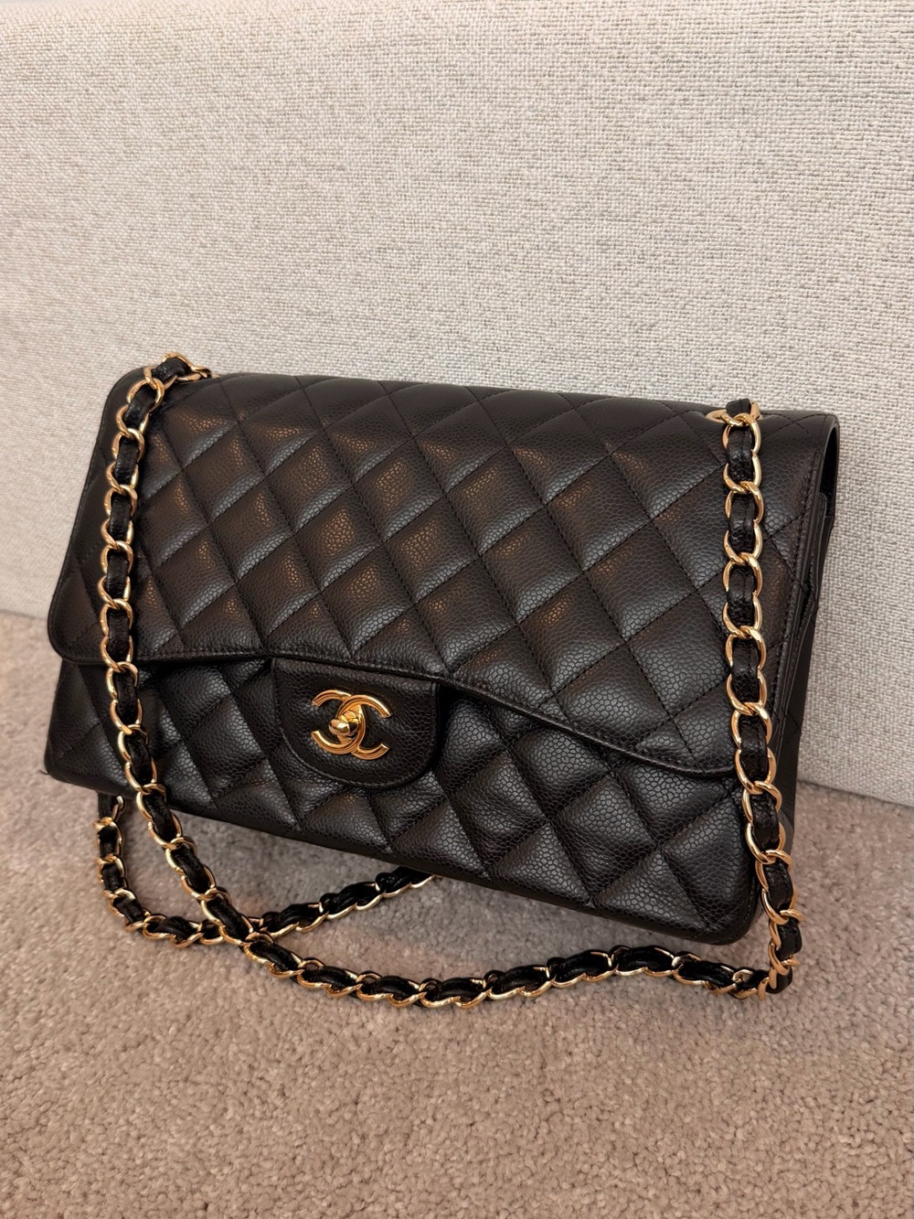 CHANEL Black Quilted Shoulder Bag with Gold Hardware - Picture 3 of 9